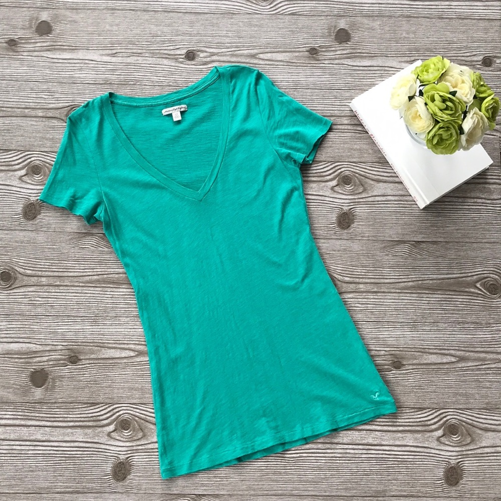 AE teal v neck tee